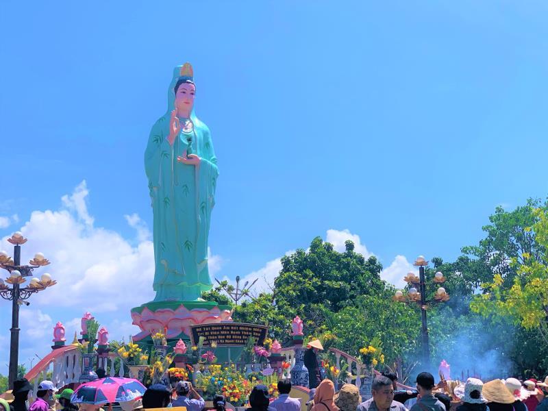 Quán Âm Phật Đài Mẹ Nam Hải